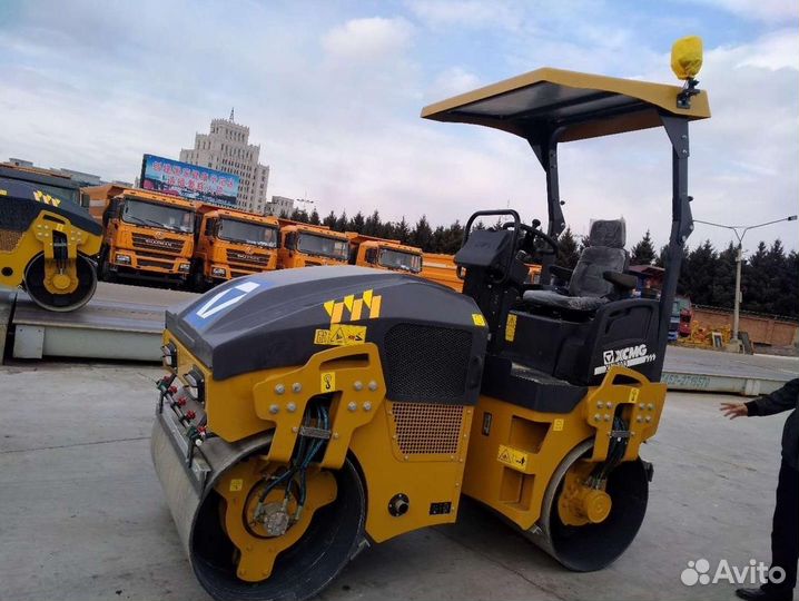 Дорожный каток XCMG XMR303, 2023