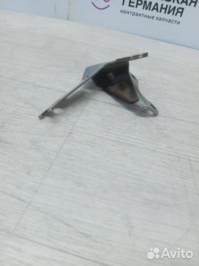 Кронштейн катализатора BMW B47D20 18208572331