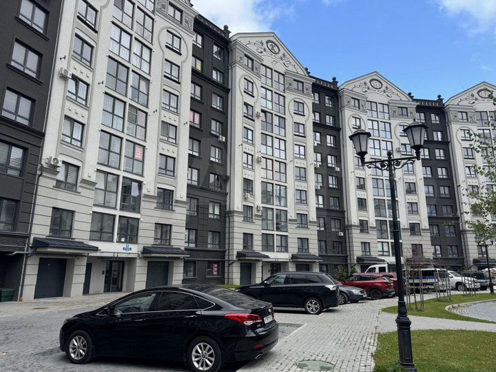 2-к. квартира, 67,7 м², 1/9 эт.