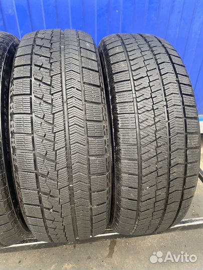 Bridgestone Blizzak VRX 225/60 R17 99Q
