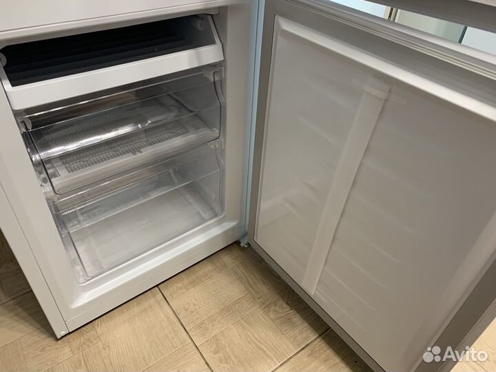 Холодильник новый