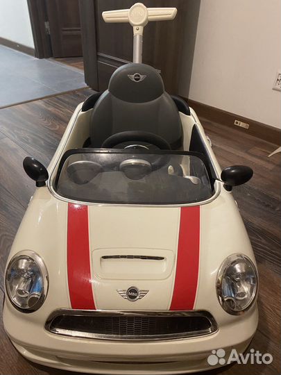 Детский автомобиль каталка