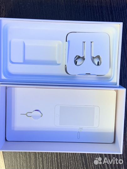 iPhone 8 Plus, 64 ГБ