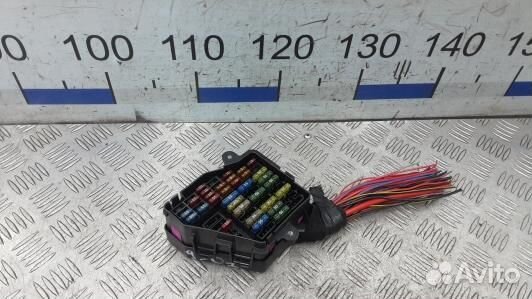 Блок предохранителей audi A4 B7 (93O01M101)