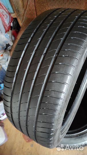 Kumho Ecsta HS51 225/45 R17