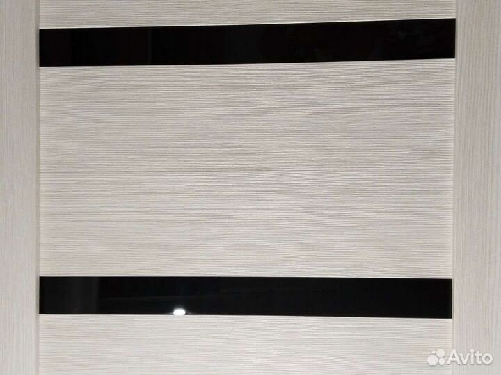 Продам новые двери с коробками