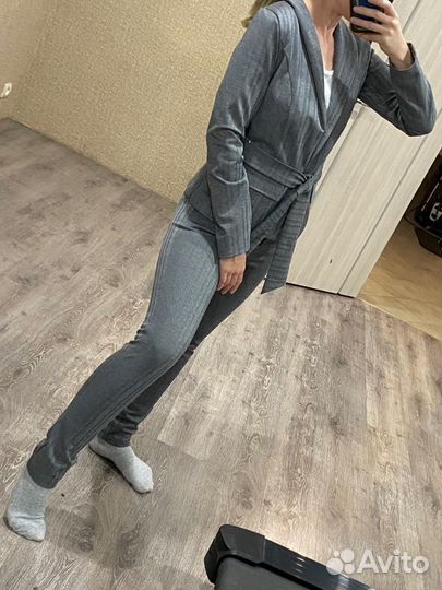 Костюм серый