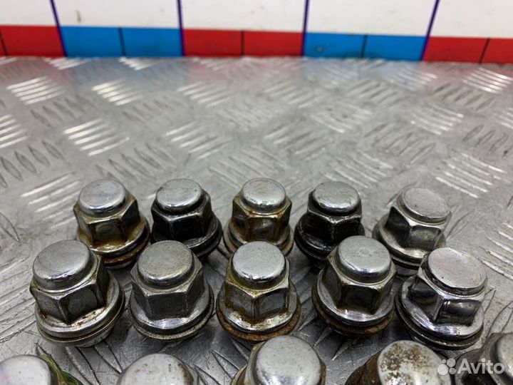 Гайка на колесо Toyota Camry V50 V55 2arfe 2014