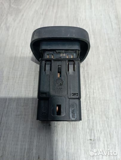 Кнопка аварийной сигнализации Renault symbol