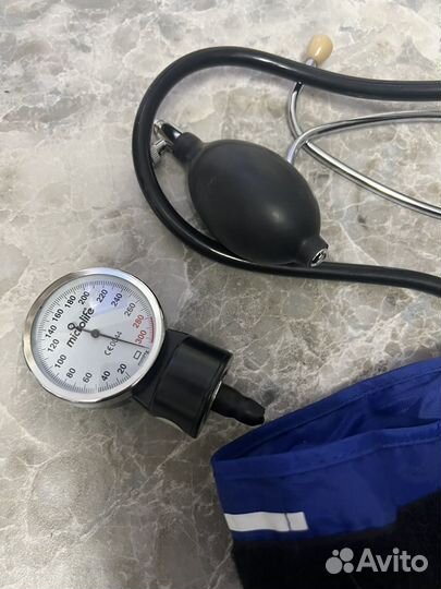 Танометр и фонендоскоп механический