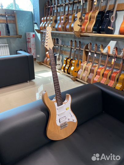 Электрогитара Yamaha pacifica 112j