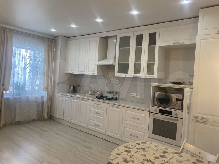 3-к. квартира, 72,6 м², 1/4 эт.