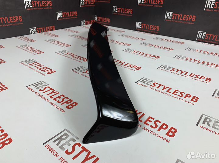 Спойлер на заднее стекло Toyota Camry 70