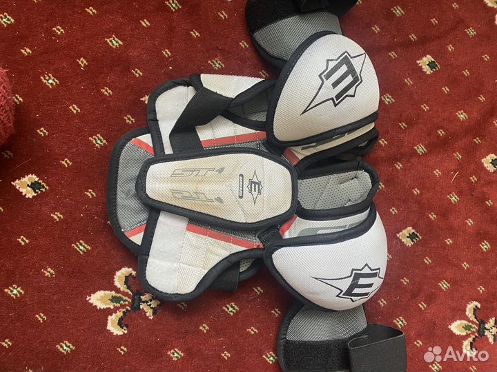 Нагрудник хоккейный