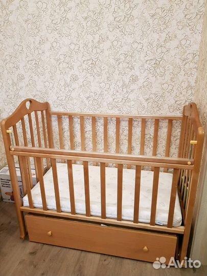 Детская кроватка