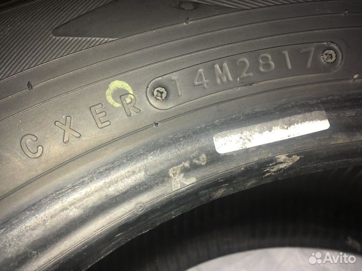 Toyo Tranpath MPZ 215/60 R17 96H