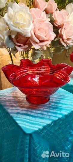Ваза рубиновое стекло. З/д Неман. Винтаж
