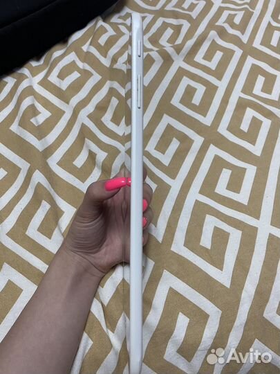 Планшет Samsung Galaxy Tab E 9.6)