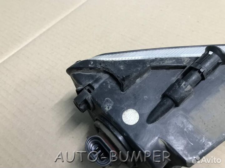 Volkswagen Passat B7 2011- Фара противотуманная пр