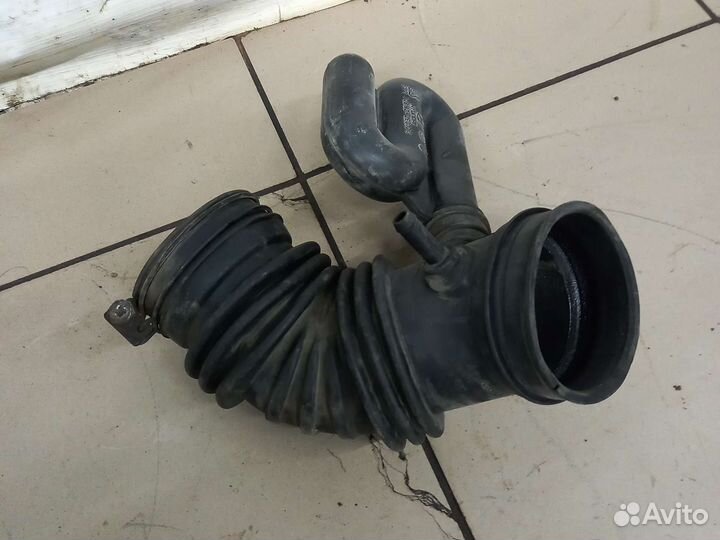 Патрубок гофра воздушного фильтра Хендай Туксон 1