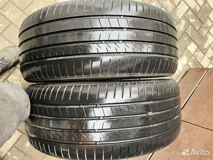 Bridgestone Alenza 001 245/45 R20