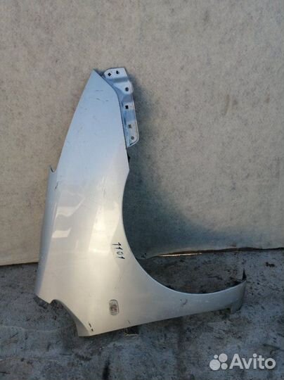 Крыло переднее правое Toyota Prius NHW20