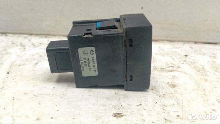 Кнопка обогрева сидений правая Mazda 3 2009-2011