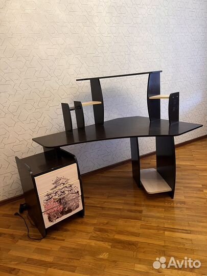 Компьютерный стол