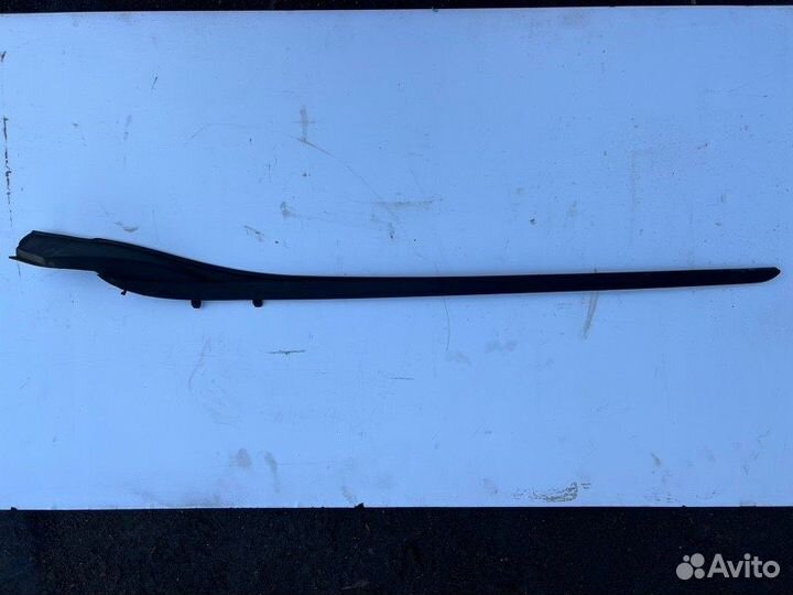 Молдинг лобового стекла левый Renault Latitude