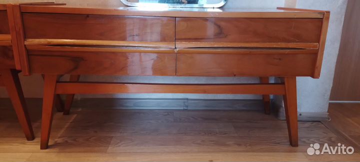 Консоль-трюмо, Румыния