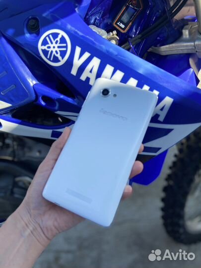 Телефон lenovo