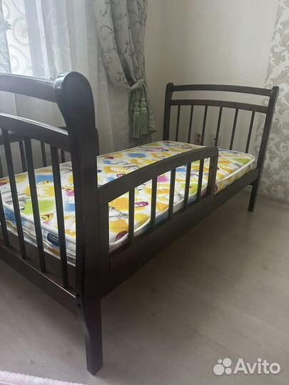 Детская кровать 140:70 с бортиками