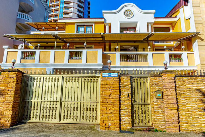 Дом 500 м² на участке 4,2 сот.