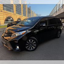 Toyota Sienna 3.5 AT, 2018, 211 000 км, с пробегом, цена 3 300 000 руб.