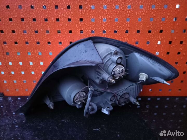 Фонарь левый Hyundai Tiburon