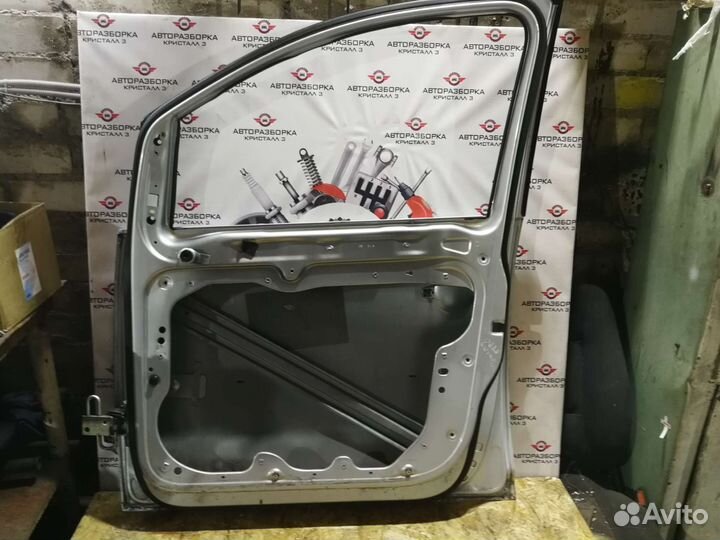 Дверь передняя правая volkswagen touran