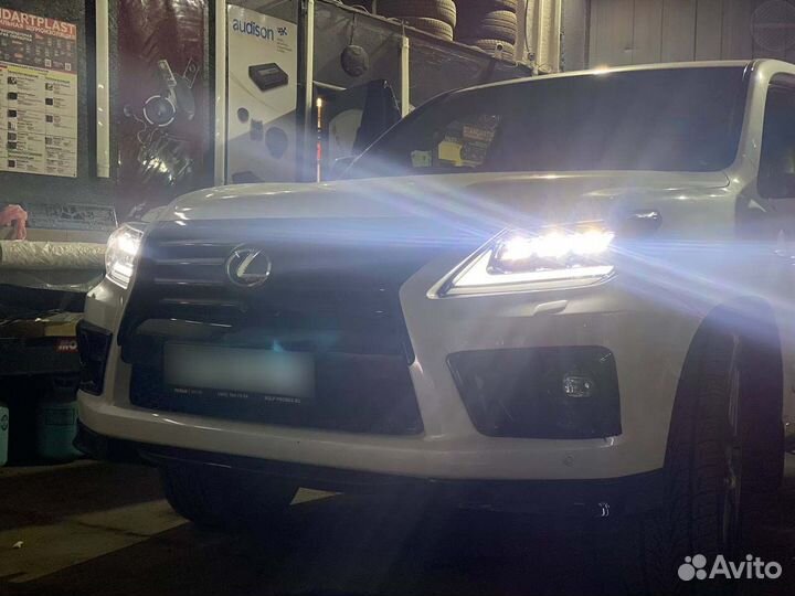 Фары Lexus LX570 стиль 2020 года