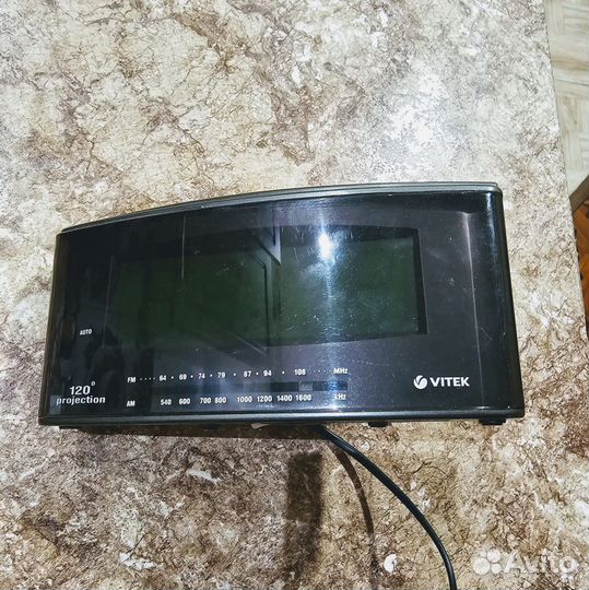 Часы Vitek Alarm Clock Radio