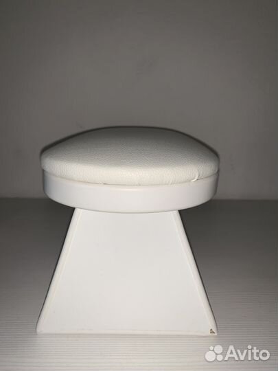 Подставка для рук маникюрная бу