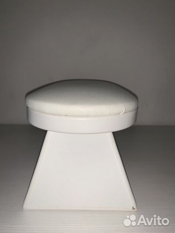 Подставка для рук маникюрная бу