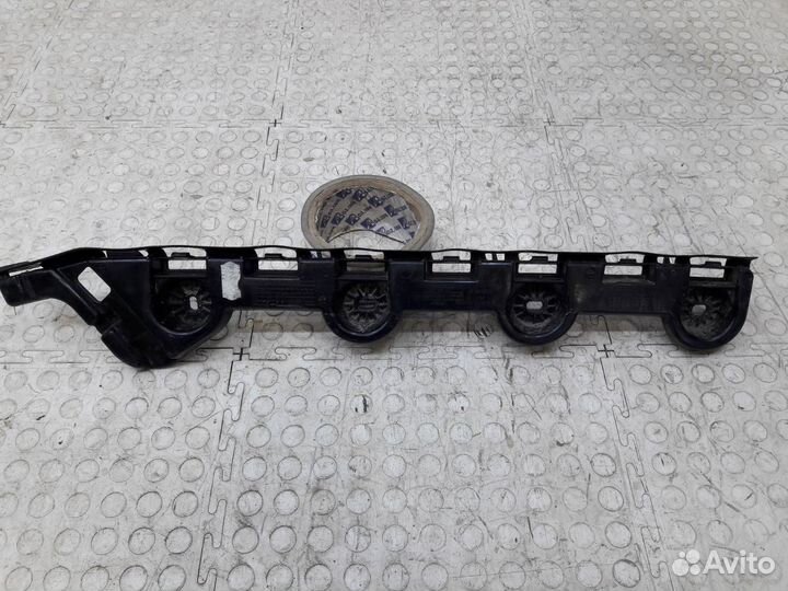 Кронштейн бампера задний левый Skoda Octavia A8