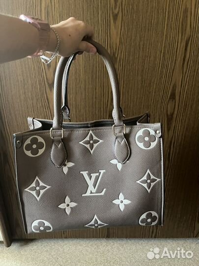 Сумка Louis Vuitton Onthego