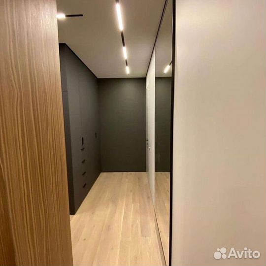 Шкаф встроенный распашной