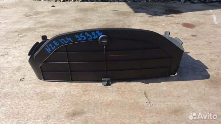 Козырек щитка приборов Toyota Allex NZE124 1NZ-FE