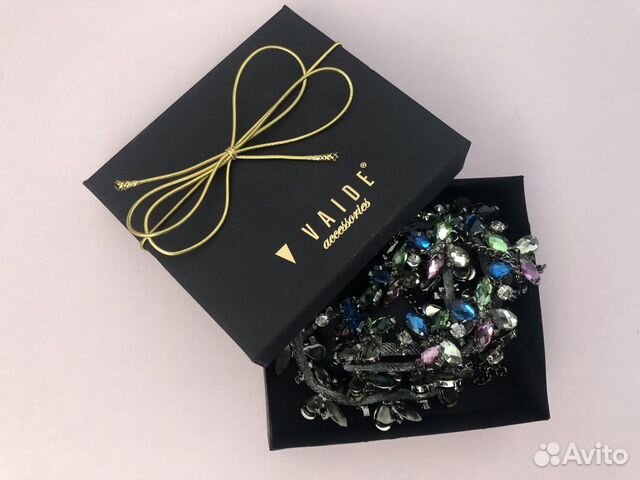 Декоративный пояс с стразами