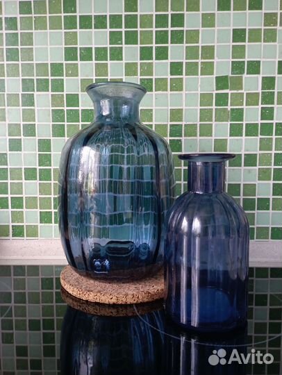 Ваза для цветов синяя