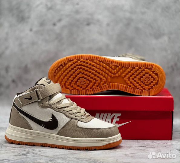 Кроссовки Nike Air(luxe). Зима