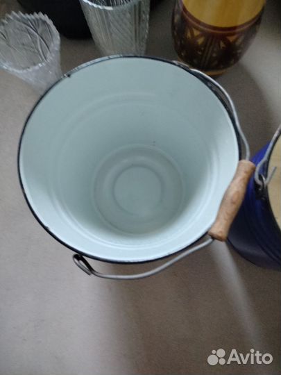 Эмалированные ведра и тазы