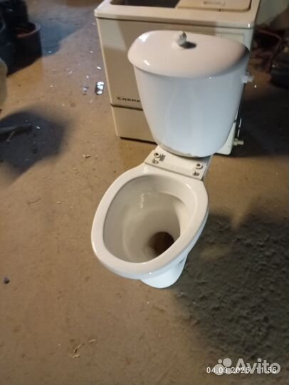 Унитаз с бачком