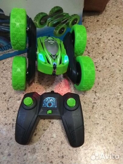 Радиоуправляемая машина перевёртыш 828D. New